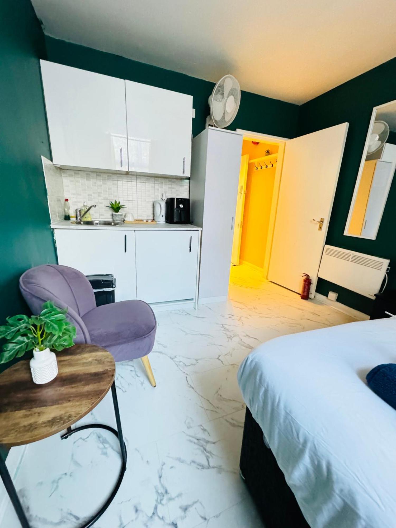 Private Studio Flat In City 1190 London Exterior photo
